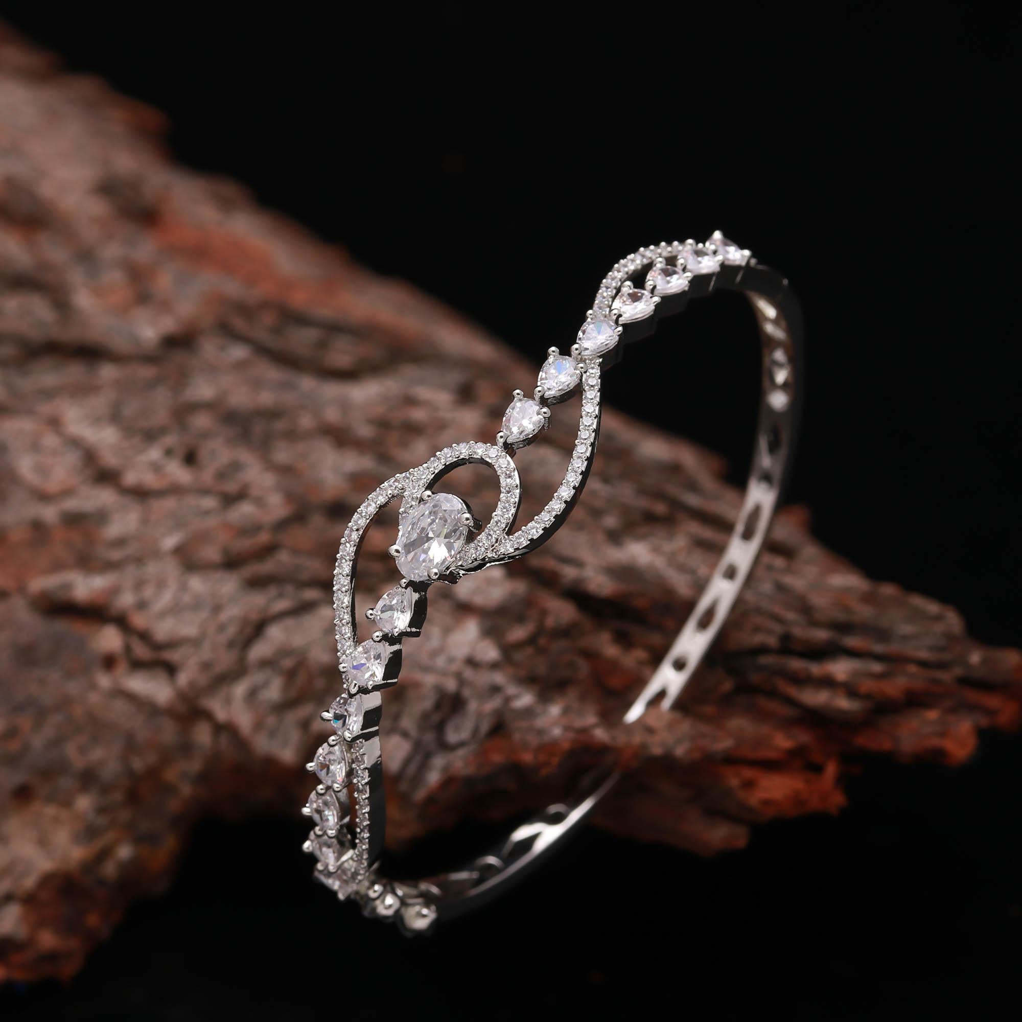 The Urban Link - Modern Silver Cuff - Haamsi