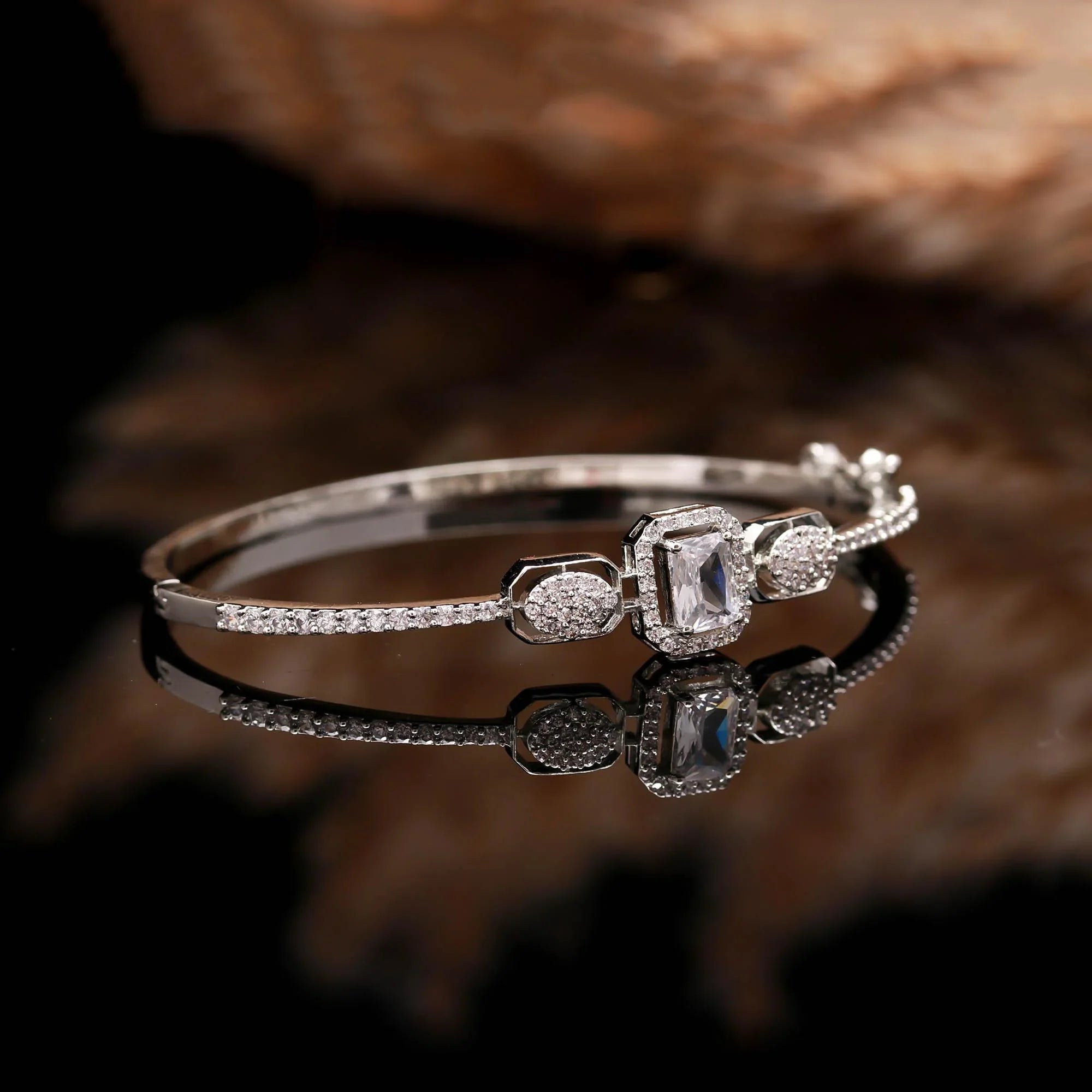 Stylish silver bracelet with diamond centerpiece